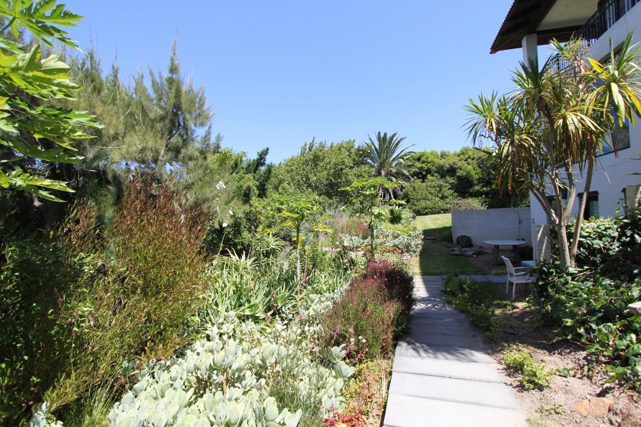 Alphen Drive