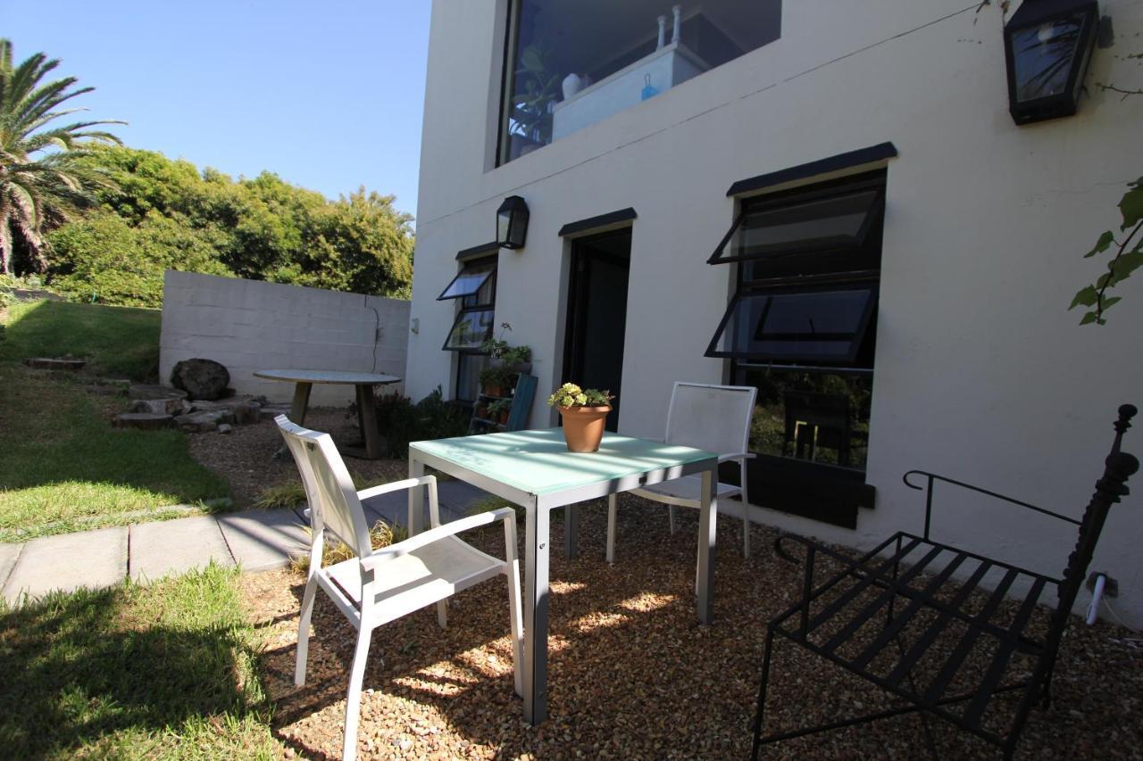 Alphen Drive