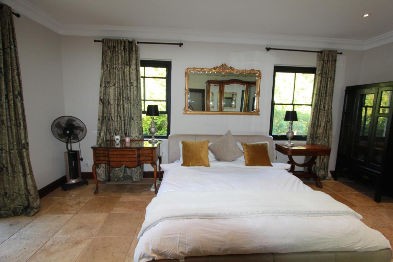 Alphen Drive Apartments *